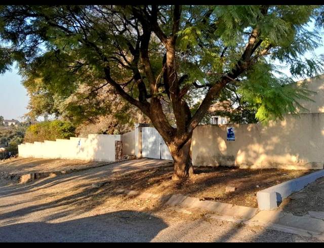 4 BEDROOM HOUSE FOR SALE IN WILRO PARK